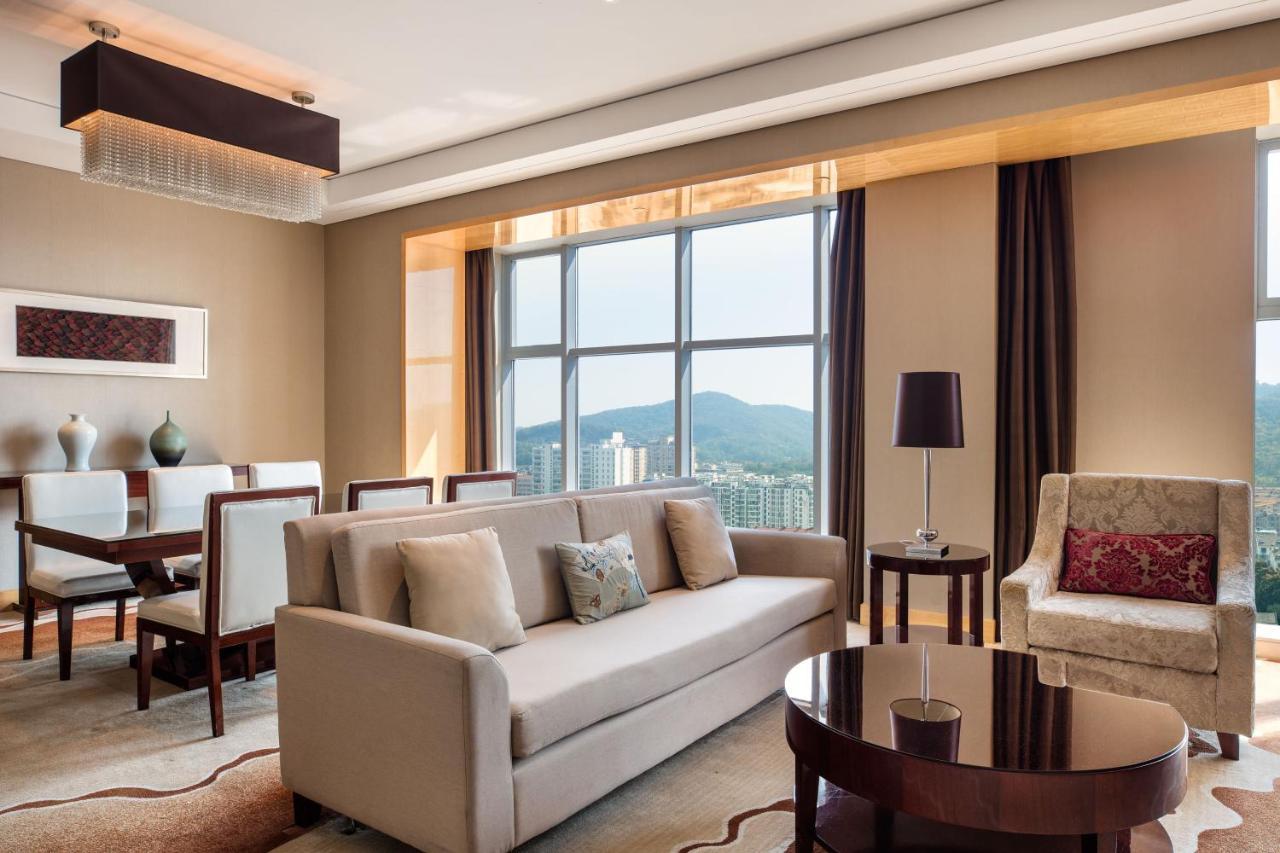 Sheraton Zhenjiang Hotel Esterno foto