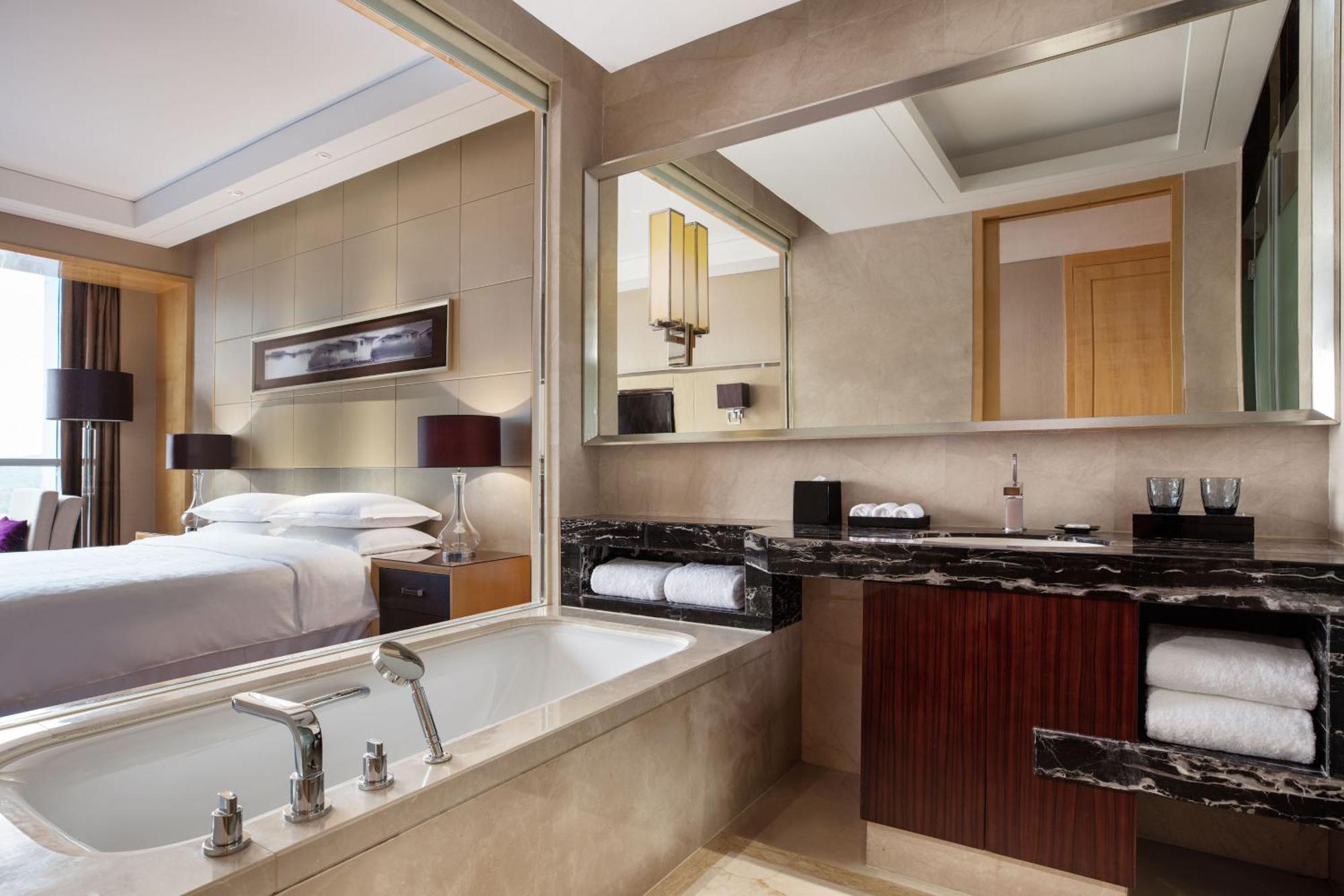 Sheraton Zhenjiang Hotel Esterno foto